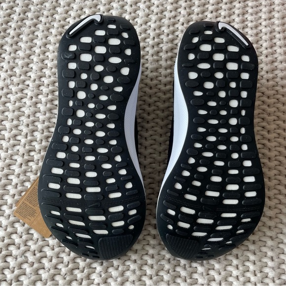 NWT Black Nike Reactx Infinity Run 4 Sneakers - Picture 5 of 6